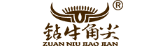 張家界鉆牛角尖工藝品有限公司是由董事長秦維先生一手創辦，公司位于武陵山脈的腹心地段，是武陵山片區知名牛角制品品牌連鎖店。免費服務熱線：400-8827-633。