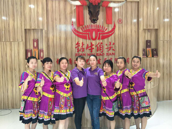 工業園牛角梳店