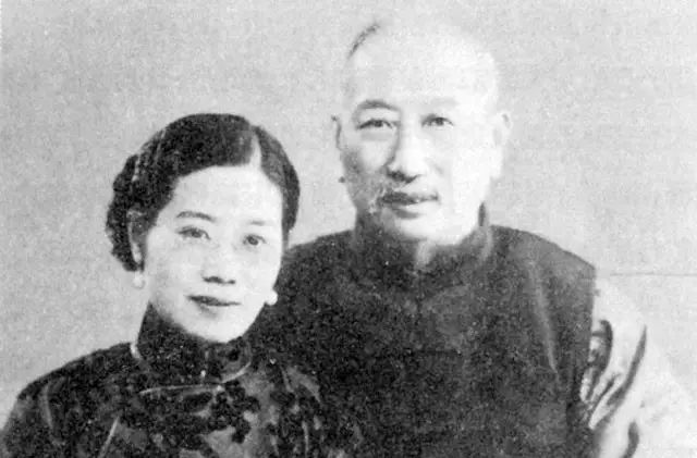 鉆牛角尖集團(tuán)，張家界牛角梳，鳳凰牛角梳，鉆牛角尖，鉆牛角尖牛角梳，牛角梳